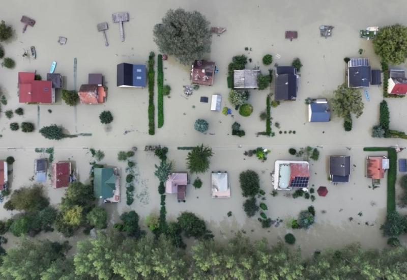 Poplave u Mađarskoj - Golemi vodeni val ide Dunavom, Budimpešta se priprema za najgore