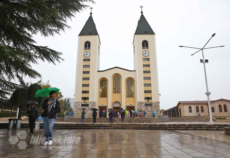 Pričali smo s vjernicima u Međugorju: ''Za nas su se ukazanja dogodila, vjerujemo u to''