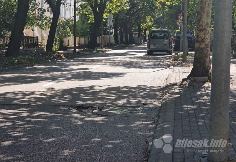 Stanovnici mostarske ulice pozivaju ''svoje'' kandidate: Dođite, bacite krug i bar nam obećajte