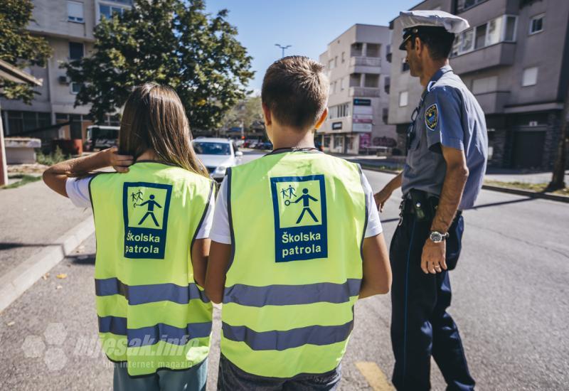 FOTO | ''Čuvajte nas, pazite nas jer znakovi su premalo'' - Počela je školska godina, oprezno na cesti