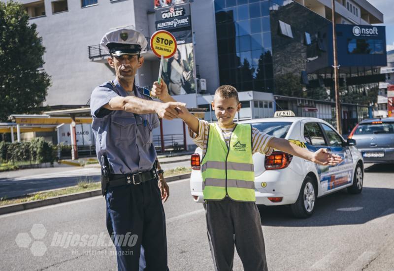 FOTO | ''Čuvajte nas, pazite nas jer znakovi su premalo'' - Počela je školska godina, oprezno na cesti