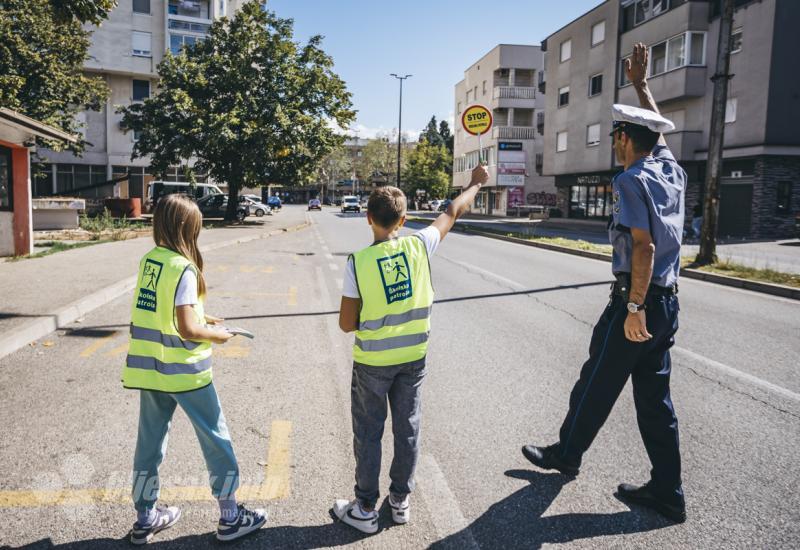 FOTO | ''Čuvajte nas, pazite nas jer znakovi su premalo'' - Počela je školska godina, oprezno na cesti