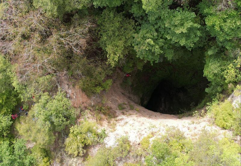 Speleolozi na pragu novih dubina najvećeg prirodnog fenomena! - Otkriće u Dinarskom kršu: Speleolozi istražili najdublju estavelu Brina!