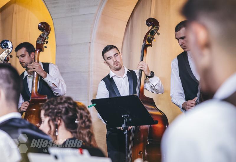 FOTO | Tamburaški orkestar Mostar poklonio sugrađanima koncert za pamćenje