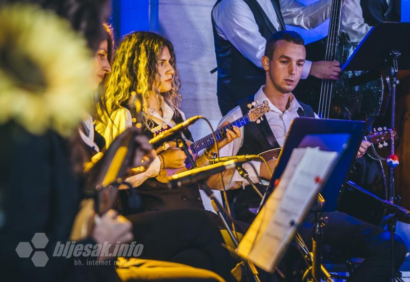 FOTO | Tamburaški orkestar Mostar poklonio sugrađanima koncert za pamćenje