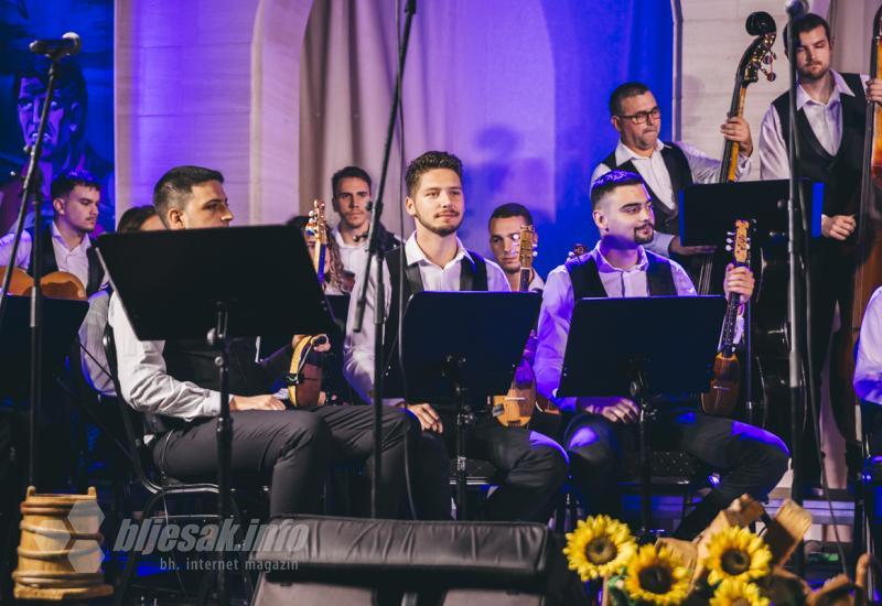 FOTO | Tamburaški orkestar Mostar poklonio sugrađanima koncert za pamćenje