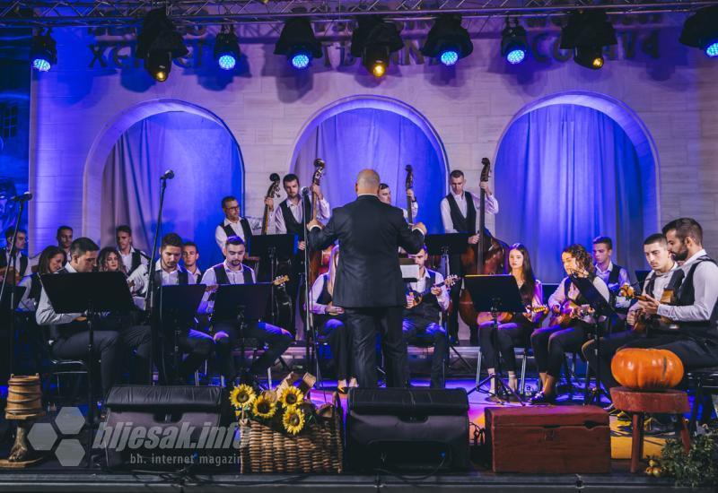 FOTO | Tamburaški orkestar Mostar poklonio sugrađanima koncert za pamćenje