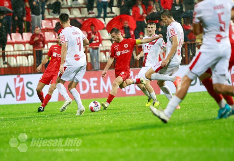 Kiša pokvarila derbi: Zrinjski slavio na potopljenom Veležovom terenu