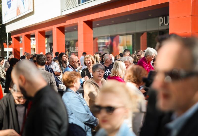 Događaju su se pridružili i brojni umirovljenici - FOTO | Mepas Mall i Franck obilježili Međunarodni dan kave u Mostaru