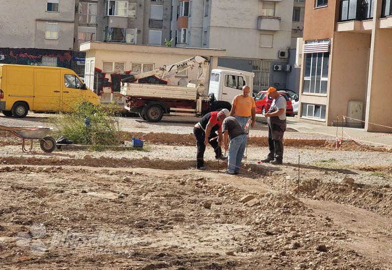 FOTO | Bageri na terenu - radovi na izgradnji parkirališta u Centru 2