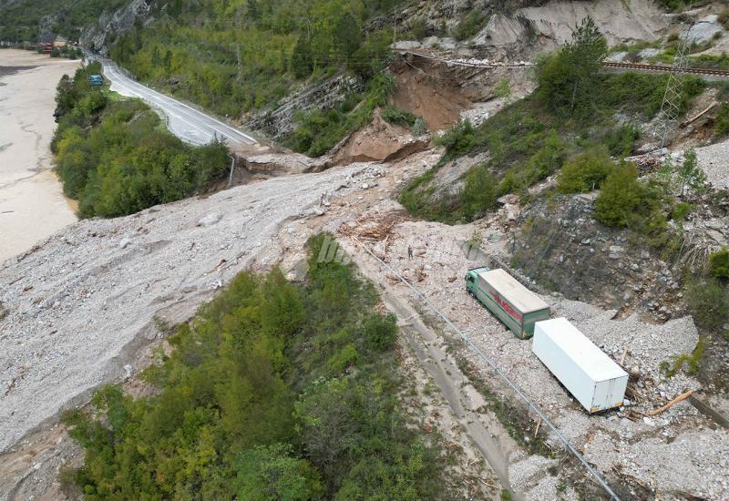 Apokaliptične scene - Vozač kamiona koji je preživio odron govori za Bljesak: Sve se odigralo u nekoliko sekundi, cesta ispred mene je nestala