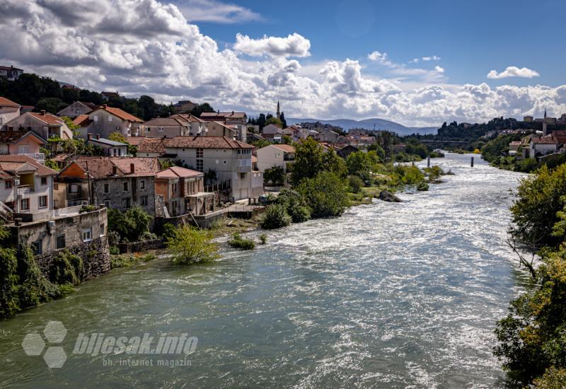 Neretva u Mostaru - stanje je za sada pod kontrolom