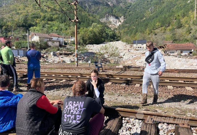 Nastavljaju se aktivnosti na zbrinjavanju ljudi i sanaciji terena u Jablanici i Konjicu