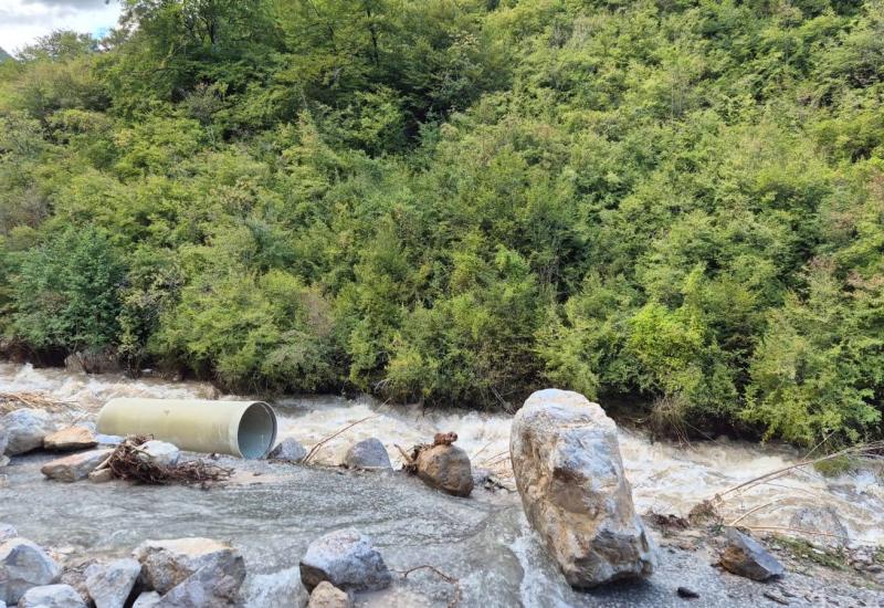 FOTO | Čisti se cesta iz Doljana prema Jablanici, radovi otežani