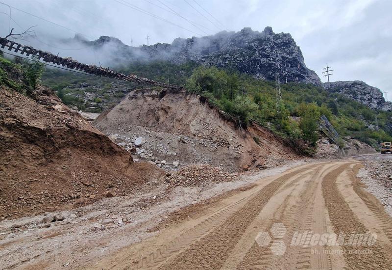 Prve informacije iz Jablanice: Noć protekla stabilno, fokus na izvlačenju unesrećenih