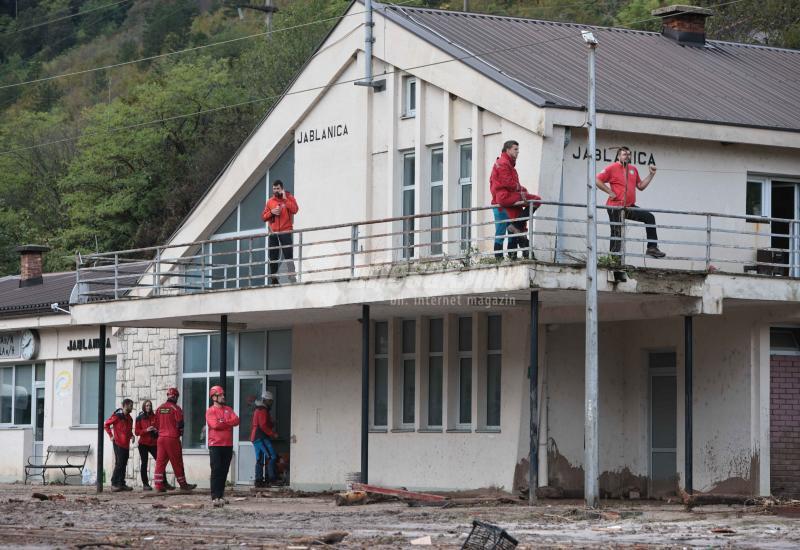 Donja Jablanica: 'Istrčao sam vani, a samo se čuje jauk i vapaj u mraku ...''