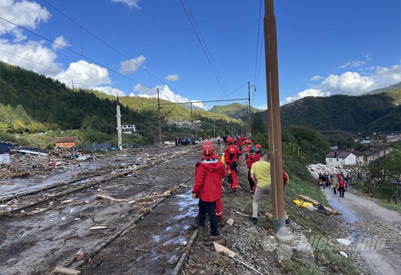 Jablanica: Spasilačke ekipe tragaju za nestalima i rade na uklanjanju štete