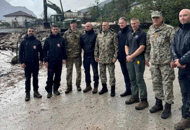 Oružane snage BiH pružaju podršku u sanaciji poplavljenih područja