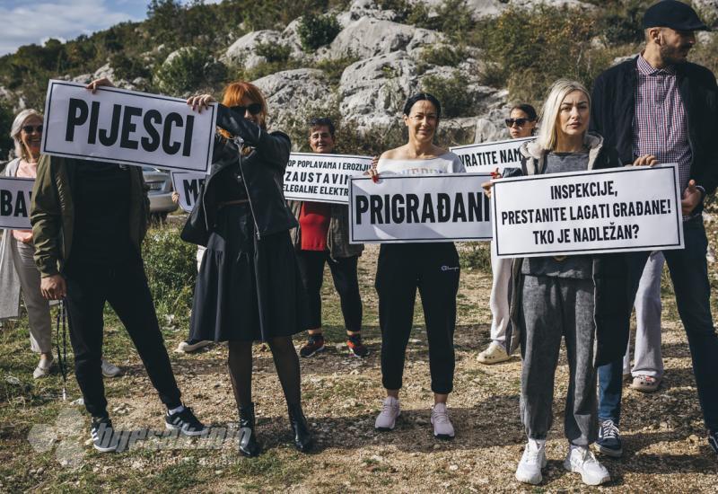 FOTO | U Mostaru organiziran prosvjed zbog solara: ''Ne želimo sudbinu Donje Jablanice''