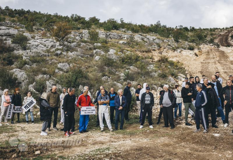 FOTO | U Mostaru organiziran prosvjed zbog solara: ''Ne želimo sudbinu Donje Jablanice''