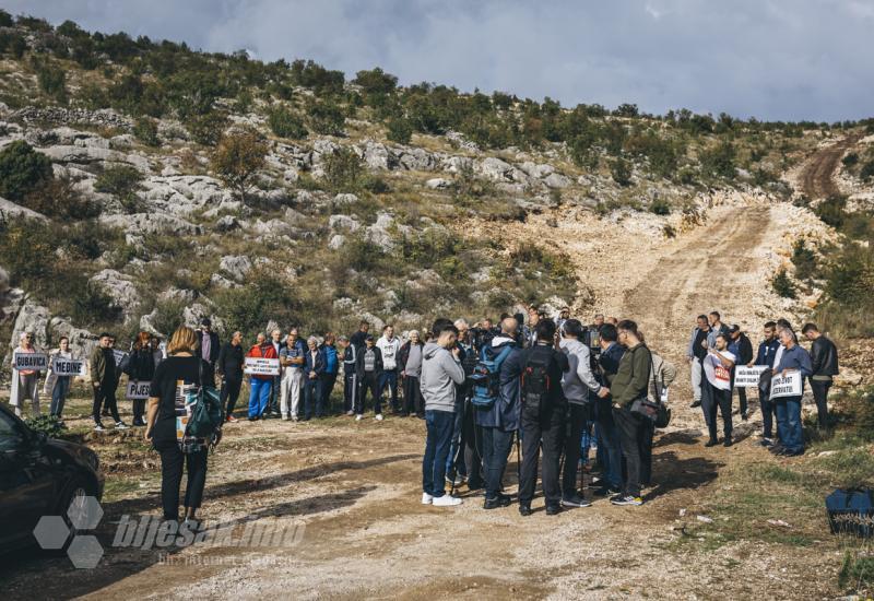 FOTO | U Mostaru organiziran prosvjed zbog solara: ''Ne želimo sudbinu Donje Jablanice''