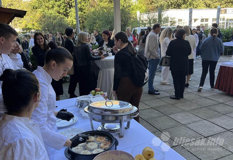 FOTO Srednjoškolci obilježili Dane kruha u Mostaru