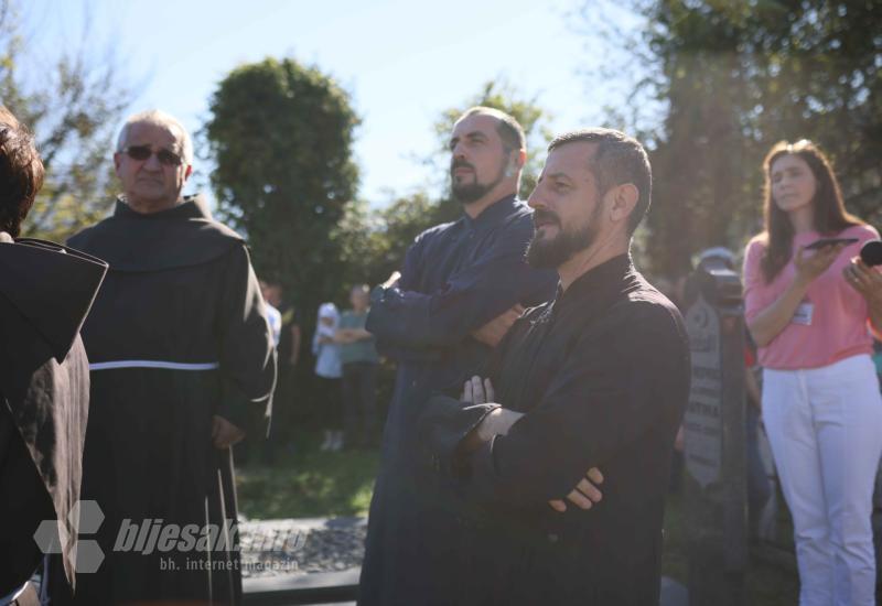 FOTO Kolektivna dženaza u Jablanici: Noć je to koja će ostati crnim slovima upisana