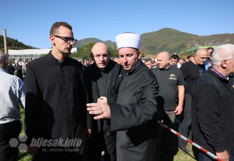 FOTO Kolektivna dženaza u Jablanici: Noć je to koja će ostati crnim slovima upisana