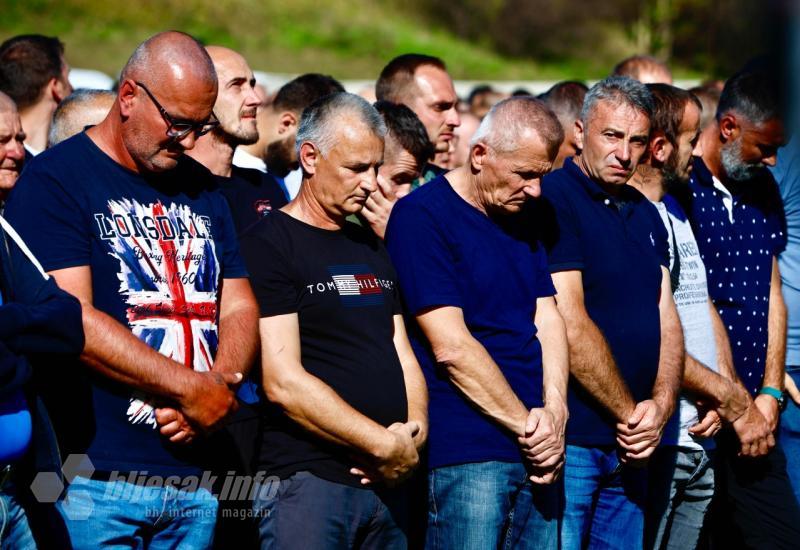 FOTO Kolektivna dženaza u Jablanici: Noć je to koja će ostati crnim slovima upisana