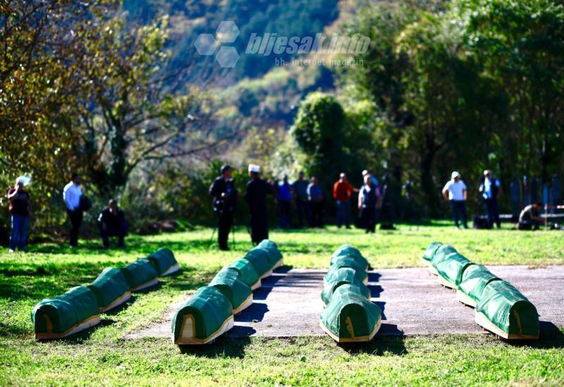 FOTO Kolektivna dženaza u Jablanici: Noć je to koja će ostati crnim slovima upisana