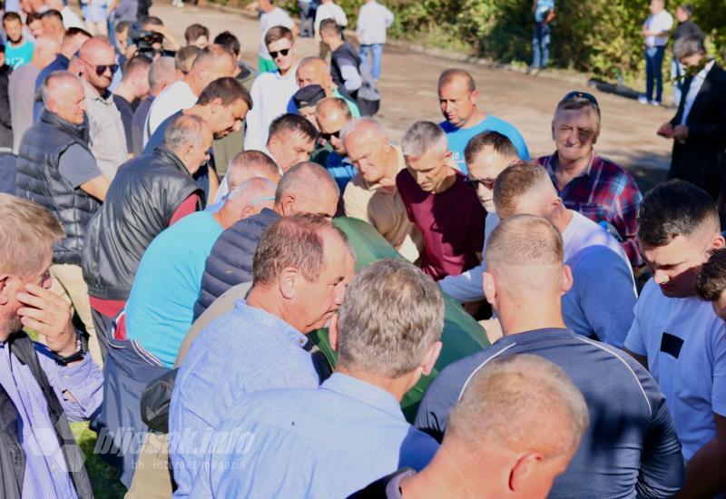 FOTO Kolektivna dženaza u Jablanici: Noć je to koja će ostati crnim slovima upisana