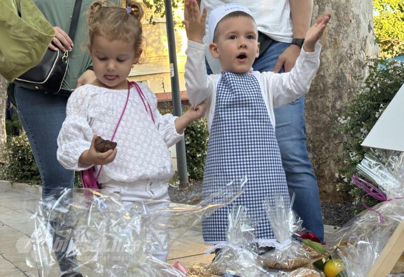 Kruh kao simbol solidarnosti: Djeca Mostara pomažu nastradale vrtiće