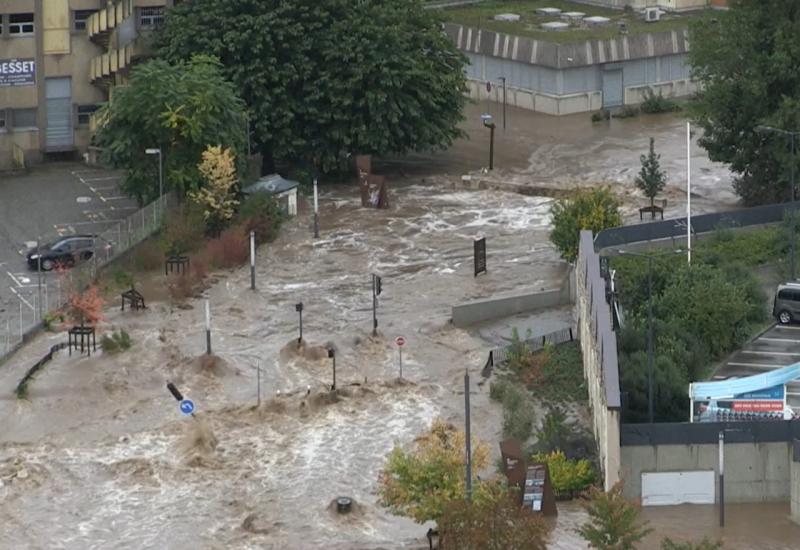 Poplave u Francuskoj: Situacija "ekstremno kritična"