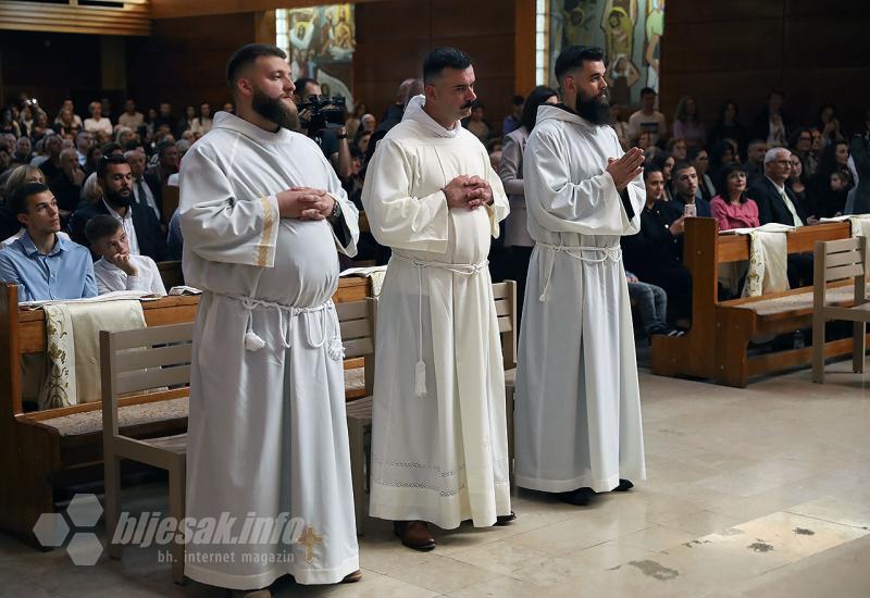 Biskup mons. Petar Palić zaredio je za đakone petoricu bogoslova - Mostar: Pet bogoslova zaređeno za đakone