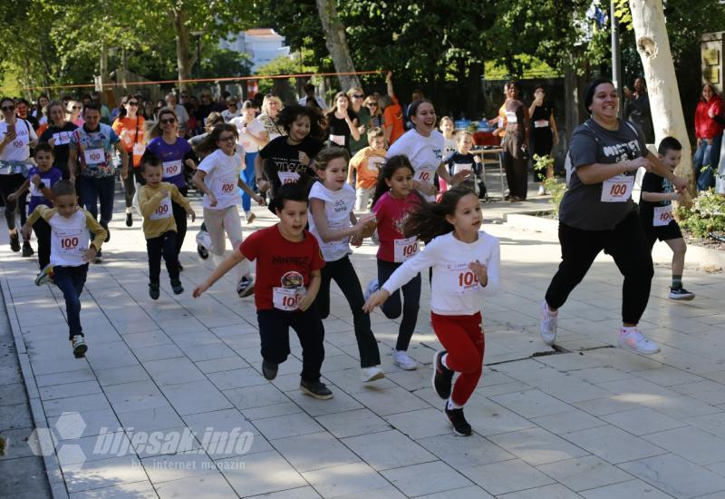 Djeci je bilo posebno zabavno - FOTO | Mostarci trčali i šetali radi podizanja svijesti o multipla sklerozi