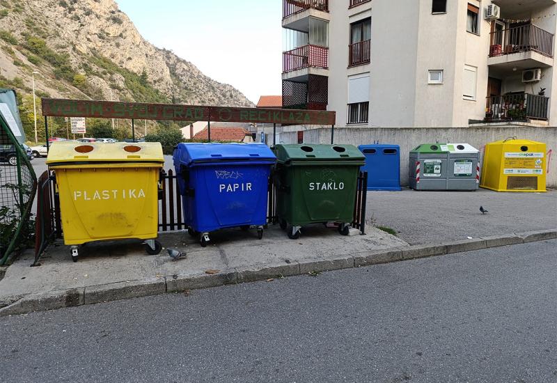 Mostar: Uklanjaju se plastični kontejneri za odvajanje otpada zbog nemogućnosti adekvatnog pražnjenja