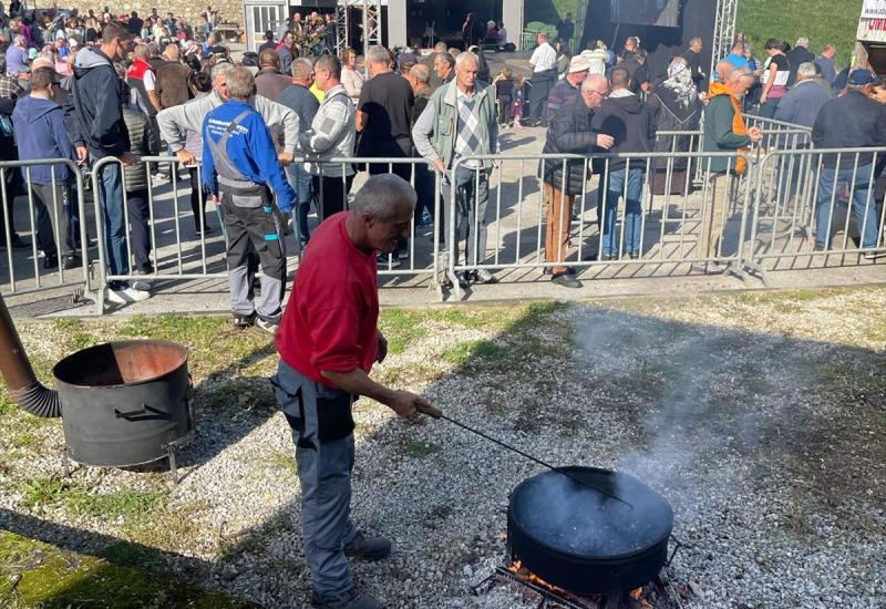 Kestenijada u Cazinu - Kestenijada - Jedno od najznačajnijih obilježja Bosanske krajine