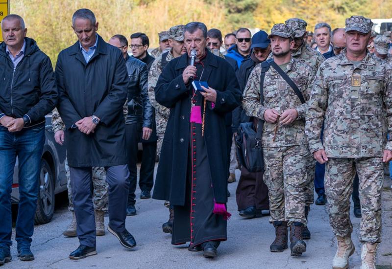 Održan tradicionalni molitveni pohod pripadnika OS BiH  i djelatnika MO BiH na Bobovac - Održan tradicionalni molitveni pohod pripadnika OS BiH  i djelatnika MO BiH na Bobovac