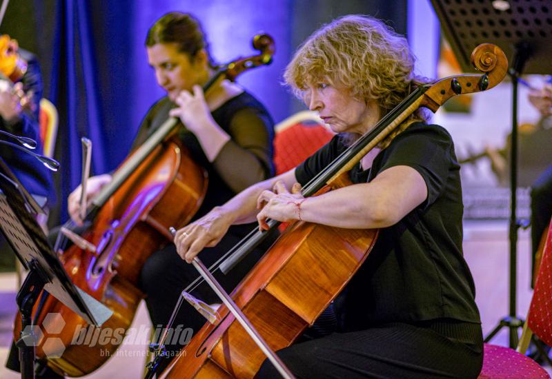 FOTO | Simfonijski orkestar Mostarcima poklonio vrhunski koncert: "S Carmen u susret Beatlesima"