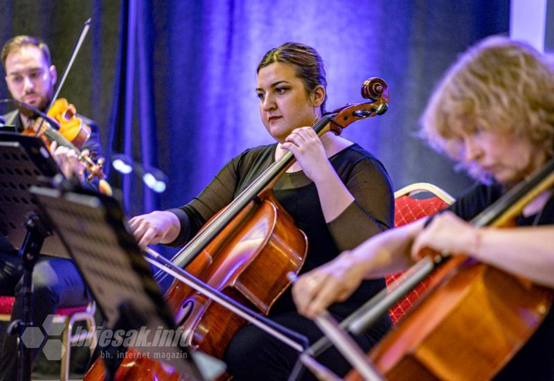 Koncert Simfonijskog orkestra Mostar - Simfonijski orkestar Mostarcima poklonio vrhunski koncert: 