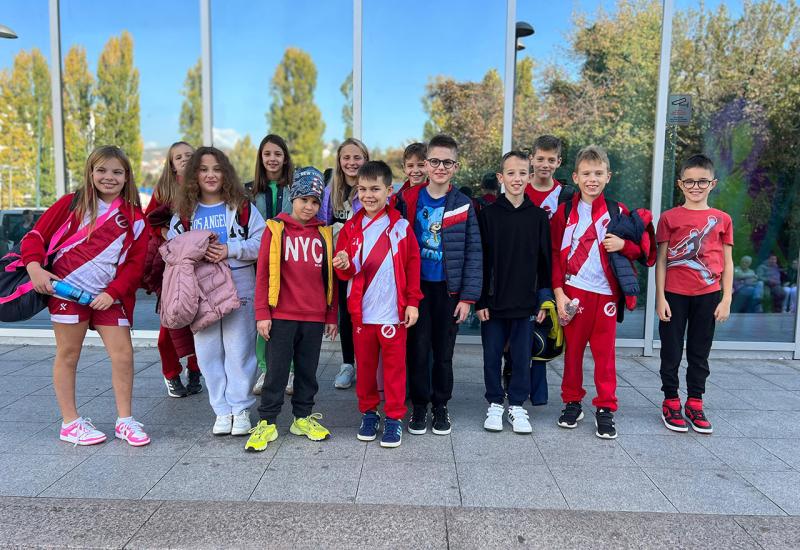 Šest medalja za najmlađe plivače Zrinjskog