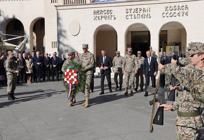 U Mostaru obilježen blagdan Svih svetih - U Mostaru obilježen blagdan Svih svetih