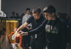 FOTO | Nightfever i ove godine okupio veliki broj vjernika: Lijepa tradicija u mostarskoj župi