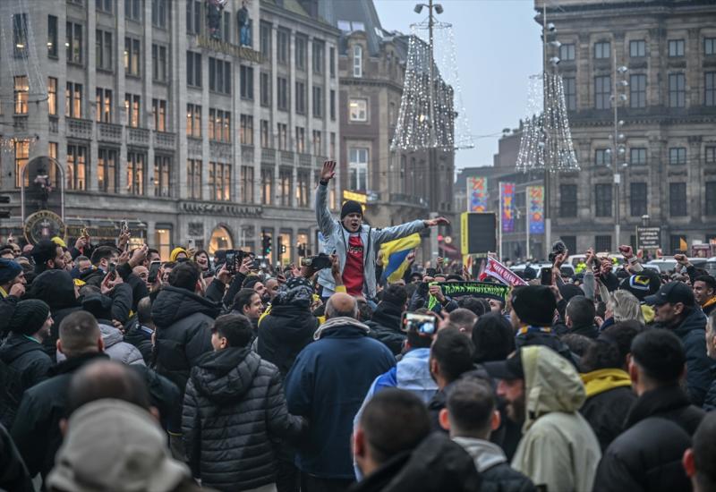 Nasilje u Amsterdamu - Nasilje u Amsterdamu: Izraelski navijači cijepali palestinske zastave, sukobili se s policijom