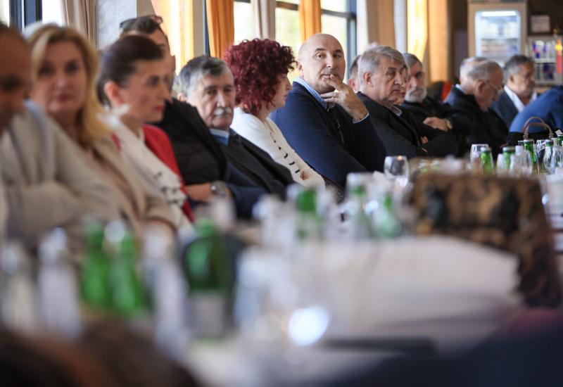 FOTO Rasprava u Mostaru: O zaštiti intelektualnog vlasništva, suvenirima, starim i tradicionalnim zanatima