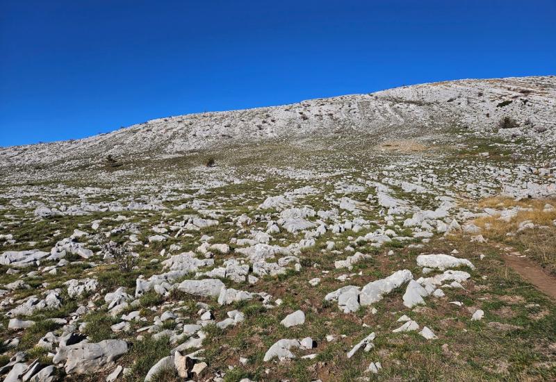 Obronci Dinare - FOTO | Članovi HPD Vrlosinj na krovu Hrvatske