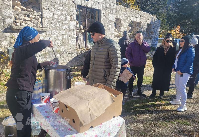 Posjetitelji su uživali u besplatnom grahu - Otvoren 