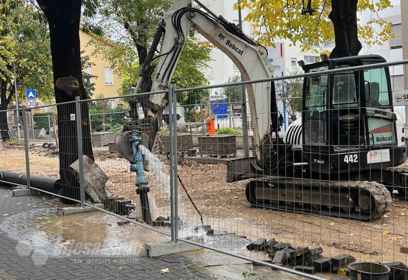 Radovi u gradu: Hidrant preuzeo ulogu fontane