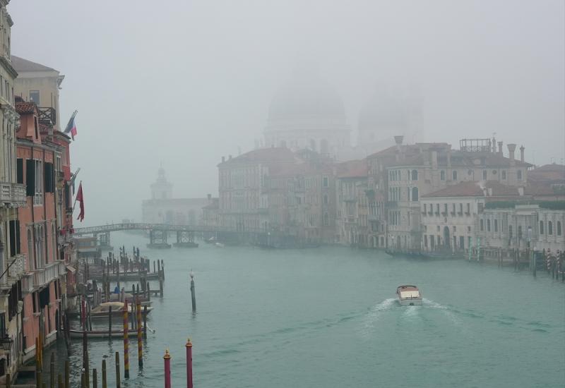 Italija: Magla prekriva Veneciju