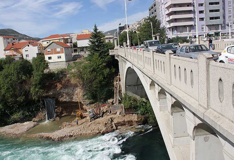 Obustavljen promet preko Carinskog mosta u Mostaru